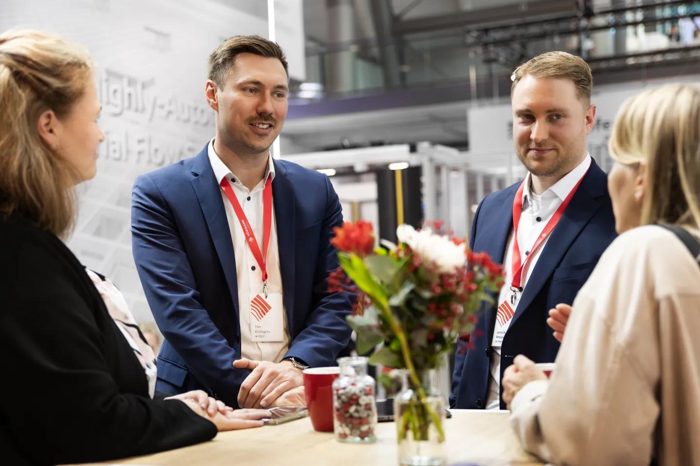 Gruppenfoto am Stand