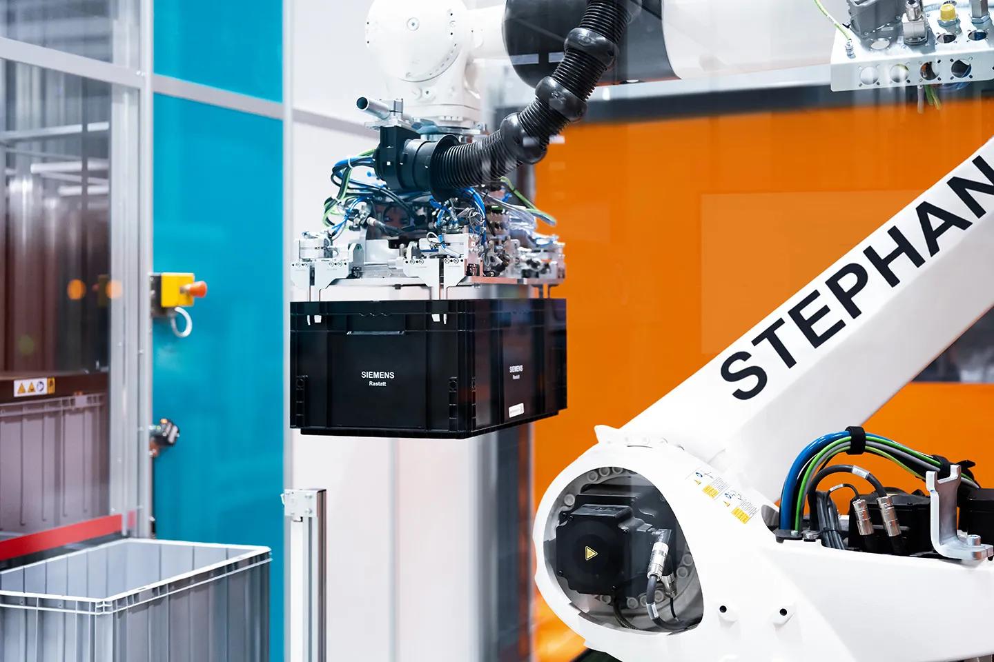 Nahaufnahme KLT-Pickroboter